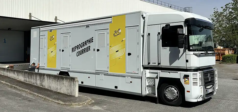 Camion de reprographie de Docaposte pout le Tour de France